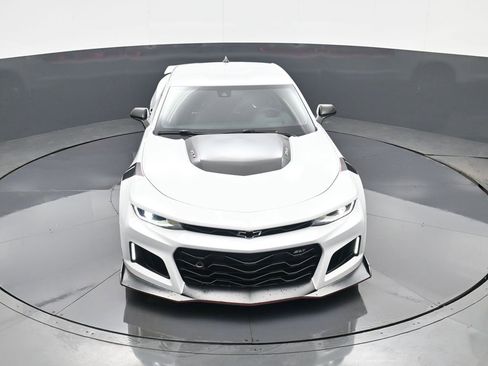 Used 2019 Chevrolet Camaro ZL1 image 31