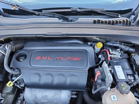 Used 2020 Jeep Renegade Latitude w/ Popular Equipment Group image 22