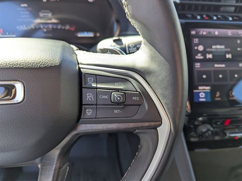 Used 2021 Jeep Grand Cherokee L Limited image 23