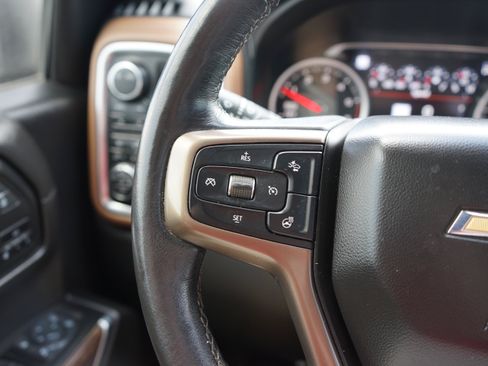 Used 2020 Chevrolet Silverado 1500 High Country w/ Technology Package AWD/4WD image 13