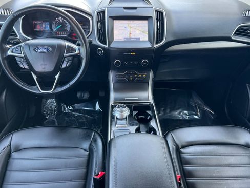 Used 2020 Ford Edge SEL w/ Convenience Package image 4