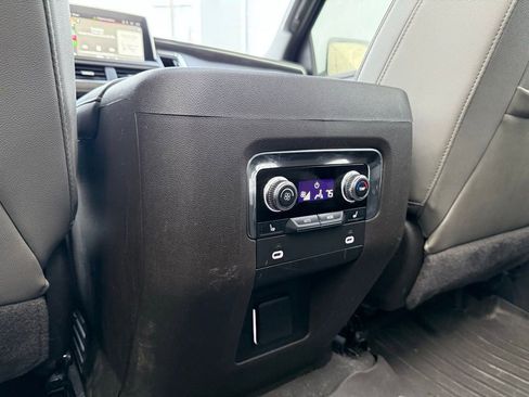 Used 2022 GMC Yukon SLT w/ SLT Premium Package image 26