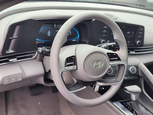 New 2026 Hyundai Elantra SE FWD image 18