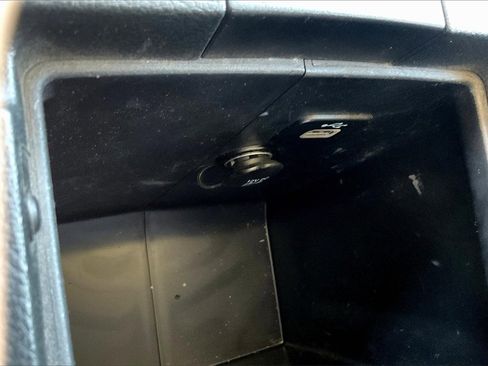 Used 2017 Jeep Wrangler Unlimited Sahara w/ Connectivity Group image 29