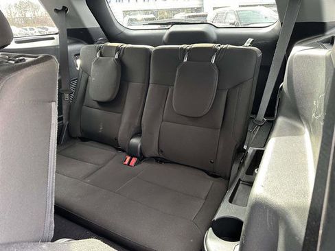 Used 2023 Ford Explorer XLT image 11