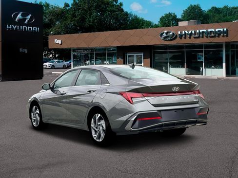 New 2026 Hyundai Elantra Limited FWD image 5