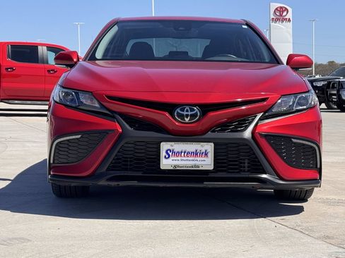 Used 2022 Toyota Camry SE image 7