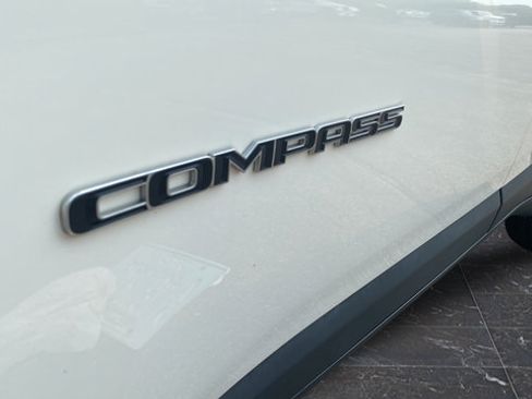 Used 2019 Jeep Compass Latitude AWD/4WD image 29