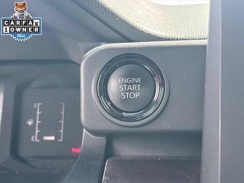 Used 2025 Toyota Tacoma SR5 AWD/4WD image 18