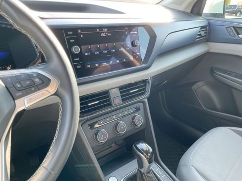 Used 2022 Volkswagen Taos SE image 20