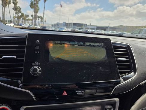 Used 2019 Honda Pilot Touring image 9