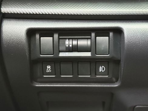 Used 2018 Subaru Impreza 2.0i AWD/4WD image 27