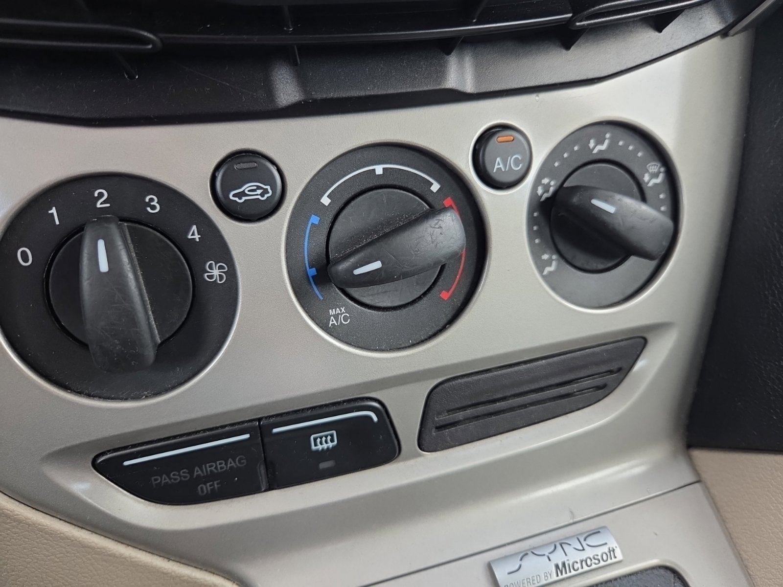 Used 2013 Ford Focus SE FWD image 20
