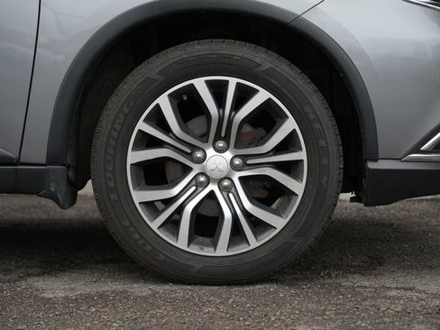 Used 2016 Mitsubishi Outlander SE AWD/4WD image 12