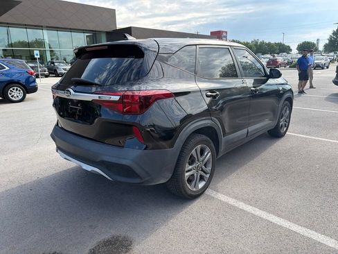 Used 2021 Kia Seltos LX AWD/4WD image 5