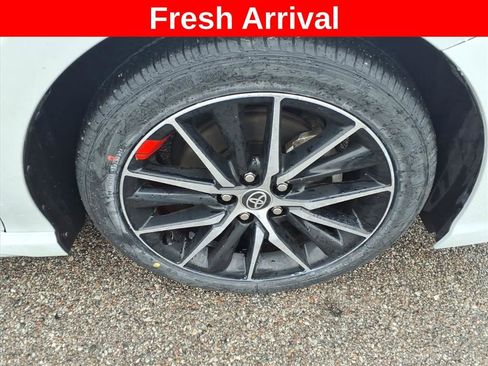 Used 2023 Toyota Camry SE w/ Cold Weather Package image 10