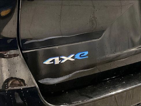 Used 2023 Jeep Grand Cherokee Overland w/ Luxury Tech Group IV AWD/4WD image 29