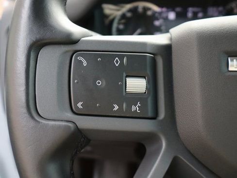 Used 2023 Land Rover Defender 130 X-Dynamic SE image 16