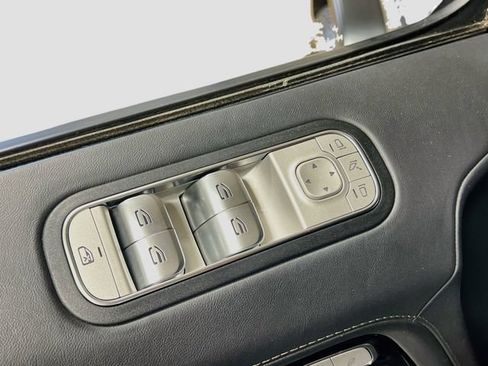Used 2022 Mercedes-Benz G 550 image 36