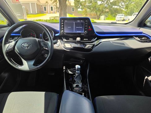 Used 2021 Toyota C-HR XLE FWD image 16