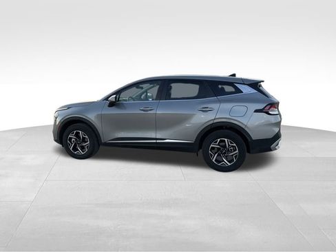 Used 2025 Kia Sportage LX image 9