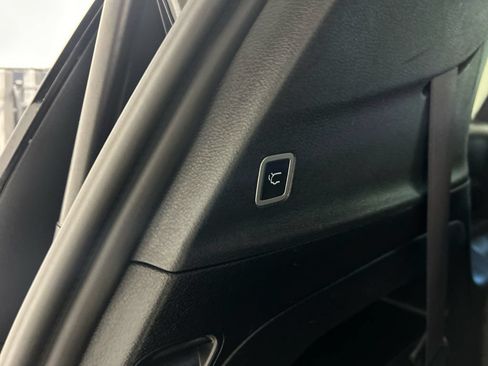 Used 2025 Chrysler Pacifica Select FWD image 31