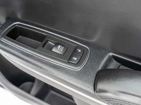 Used 2014 Dodge Charger SE RWD image 9