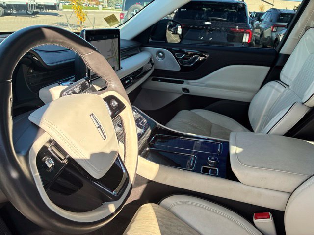 Used 2023 Lincoln Aviator Black Label Grand Touring w/ Class IV Trailer Tow Package AWD/4WD image 16