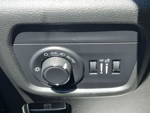 Used 2025 Jeep Grand Cherokee L Laredo w/ Luxury Tech Group I AWD/4WD image 17