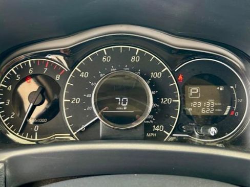 Used 2017 Nissan Versa Note SV image 16