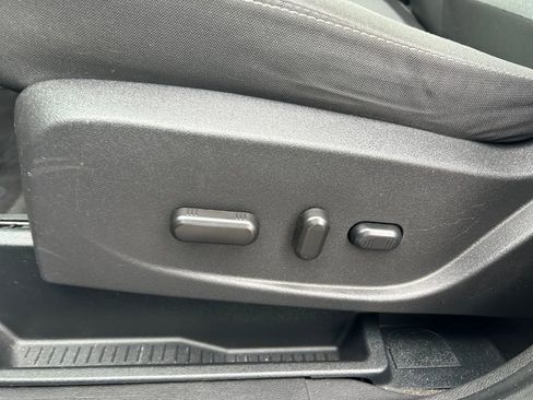 Used 2018 Ford Escape SE image 21