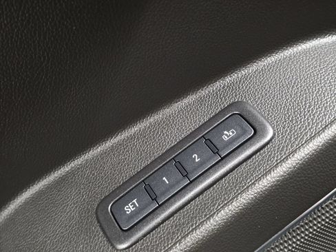 Used 2016 GMC Yukon XL Denali w/ Open Road Package AWD/4WD image 29