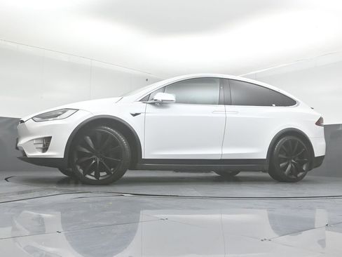 Used 2020 Tesla Model X Long Range image 33