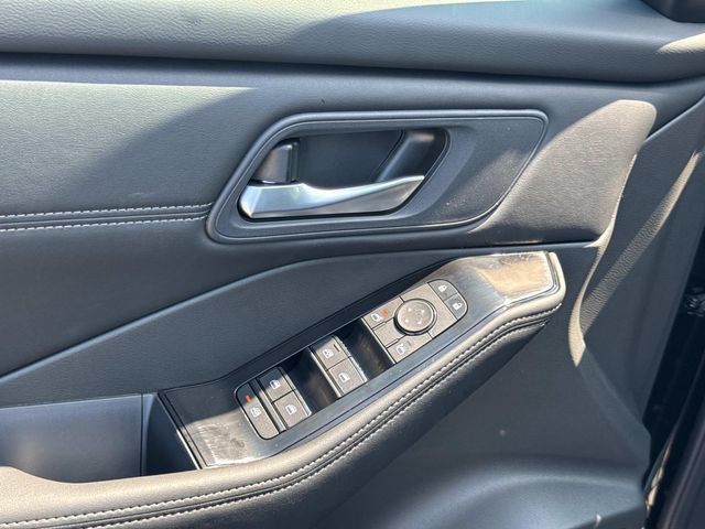 New 2026 Nissan Rogue Dark Armor AWD/4WD image 24