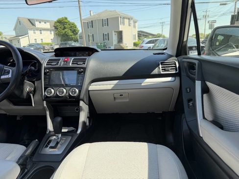 Used 2017 Subaru Forester 2.5i Premium AWD/4WD image 28