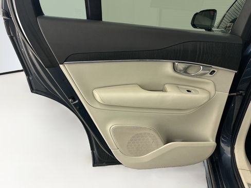 Used 2020 Volvo XC90 T5 Momentum image 28