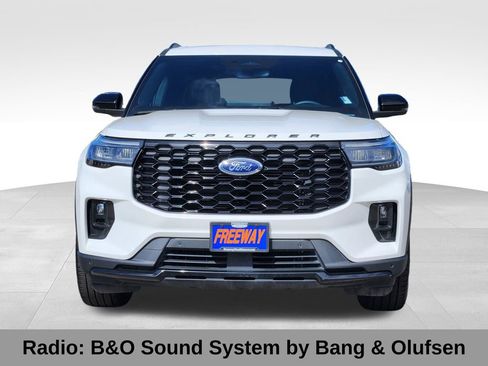 Used 2025 Ford Explorer ST-Line w/ Premium Package AWD/4WD image 7