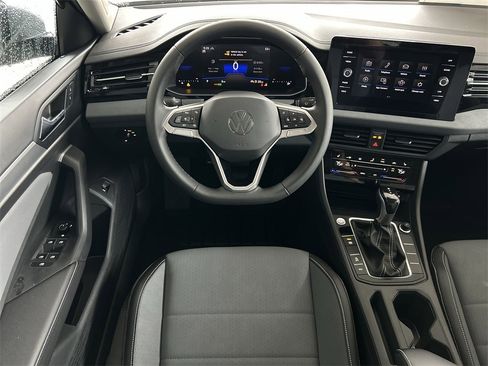 New 2026 Volkswagen Jetta SE image 36