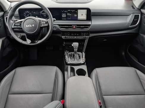Certified 2024 Kia Seltos EX AWD/4WD image 10
