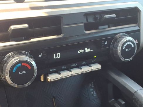 Certified 2025 Toyota Tacoma TRD Sport AWD/4WD image 18