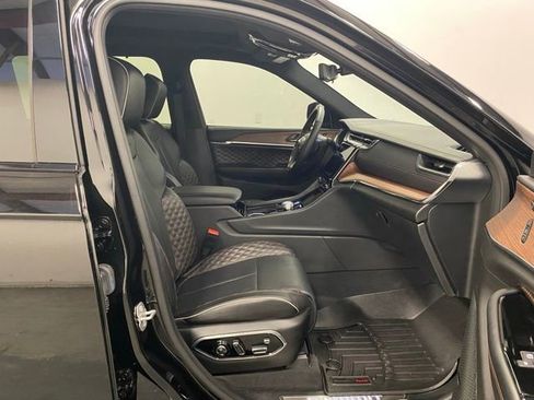 Used 2023 Jeep Grand Cherokee L Summit w/ Advanced Protech Group IV image 31