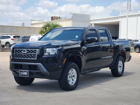 Used 2024 Nissan Frontier SV AWD/4WD image 3
