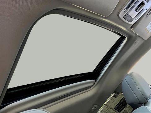 Certified 2023 Toyota Sienna XLE AWD/4WD image 14