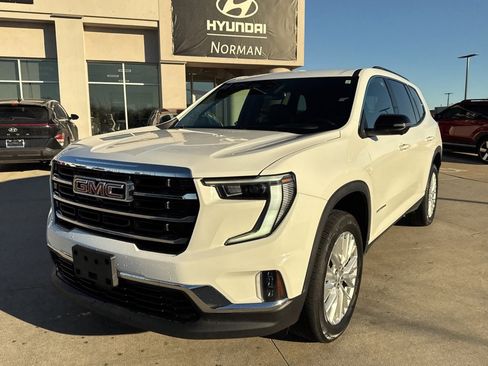 Used 2024 GMC Acadia Elevation image 1