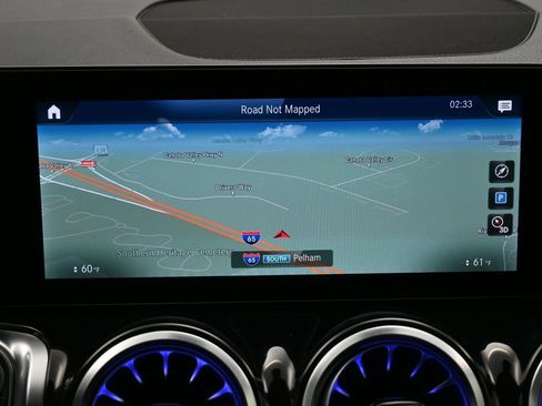 Used 2023 Mercedes-Benz GLB 250 4MATIC image 12