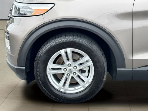 Used 2021 Ford Explorer XLT image 36