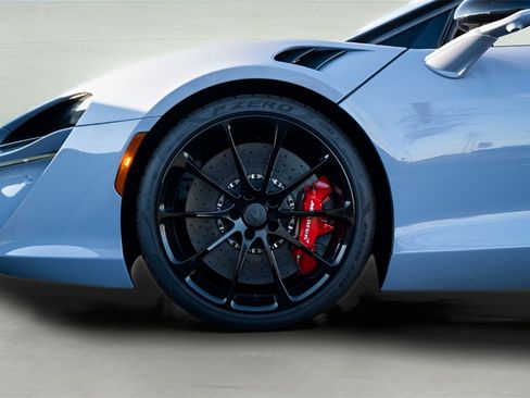 Used 2025 McLaren Artura Spider image 38