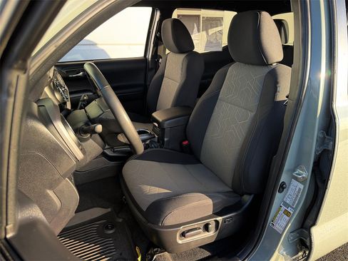 Certified 2023 Toyota Tacoma TRD Off-Road image 9