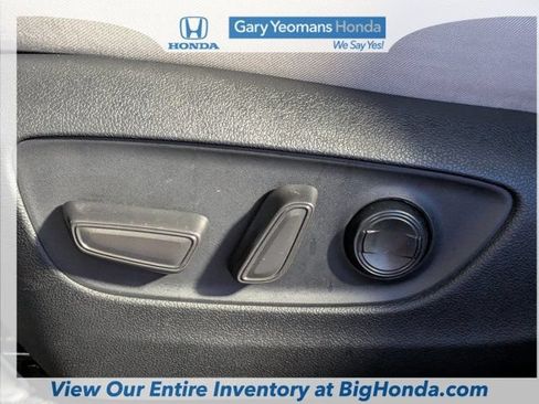 Used 2024 Toyota RAV4 XLE FWD image 23