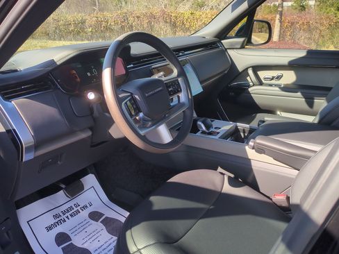 New 2026 Land Rover Range Rover SV image 10